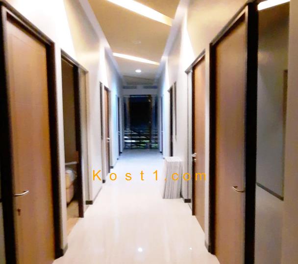 Foto Phoenix Livin Dukuh Kupang, Kost Id 3882