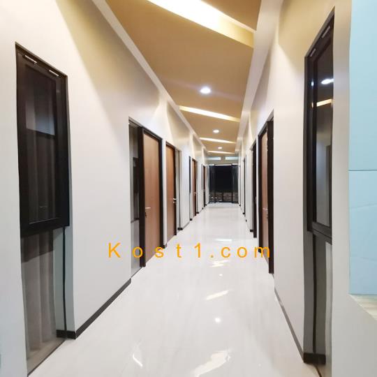 Foto Phoenix Livin Dukuh Kupang, Kost Id 3882