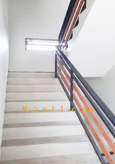 Foto Phoenix Livin Dukuh Kupang, Kost Id 3882